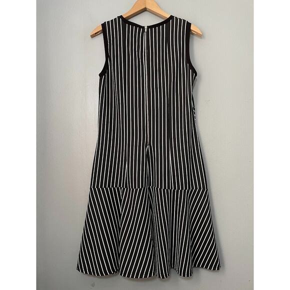 Nina Leonard Size Medium Black White Striped Stretch Sleeveless Tiered Dress - Picture 5 of 7